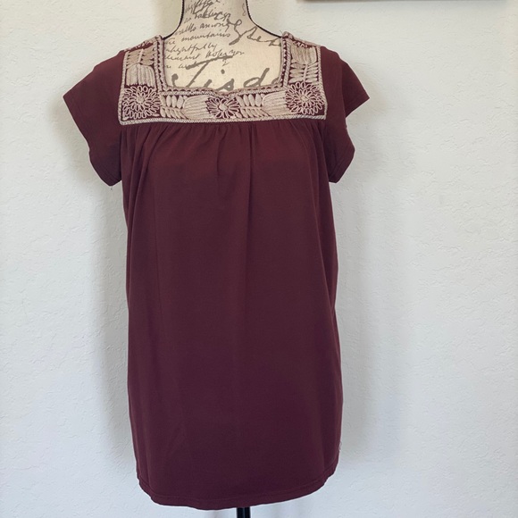 🍍EUC EMBROIDERED TOP - Picture 2 of 7